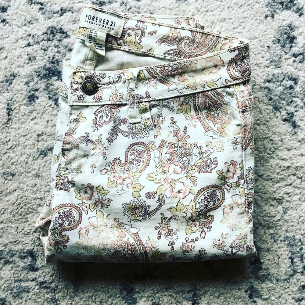 Forever 21 paisley print skinny jean